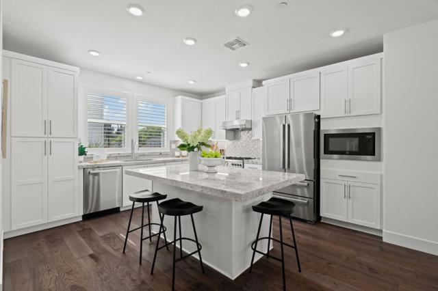 110 Hacienda Lane, Mountain View CA: https://media.crmls.org/mediaz/95513517-22ac-47a8-9b3c-79026a3ad927.jpg