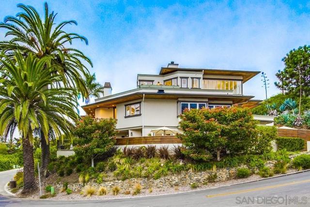 7651 Country Club Drive, La Jolla CA: https://media.crmls.org/mediaz/95519221-b314-4be8-905a-486ad73fc51f.jpg
