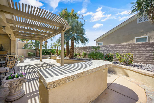 81554 Avenida Sombra, Indio CA: https://media.crmls.org/mediaz/955240d8-1c90-49f1-b5bd-ec00242ad28f.jpg