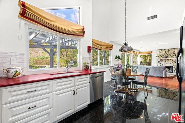13007 Jolette Avenue photo 8