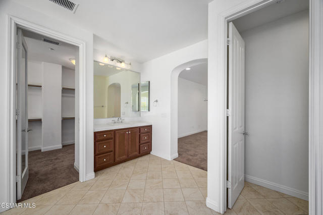 2079 Legacy Drive, Simi Valley CA: https://media.crmls.org/mediaz/9552bc3c-ac17-44e5-9614-f6a5a33359b1.jpg