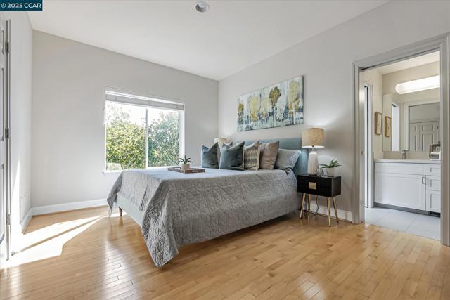 4 Berrybrook Hollow, Orinda CA: https://media.crmls.org/mediaz/95537b5c-f0d6-43c3-82fa-e3aa2551f255.jpg