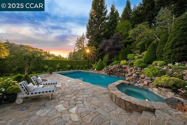 231 Sundown Ter, Orinda CA: https://media.crmls.org/mediaz/95542fde-3091-4ae1-aa7b-9453170bd310.jpg