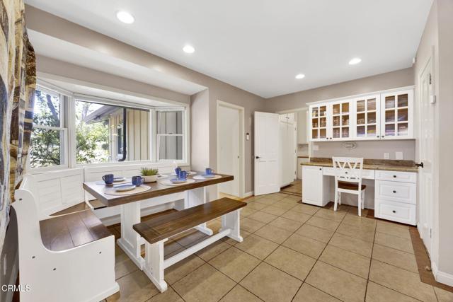 Detail Gallery Image 12 of 50 For 9816 Calvin Avenue, Northridge,  CA 91324 - 6 Beds | 4/2 Baths