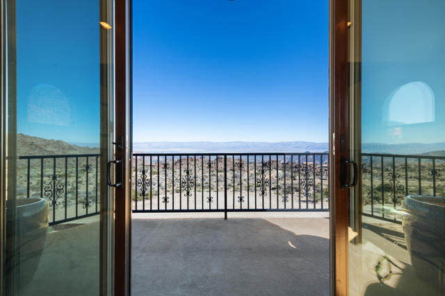 Balcony W/Panoramic Views