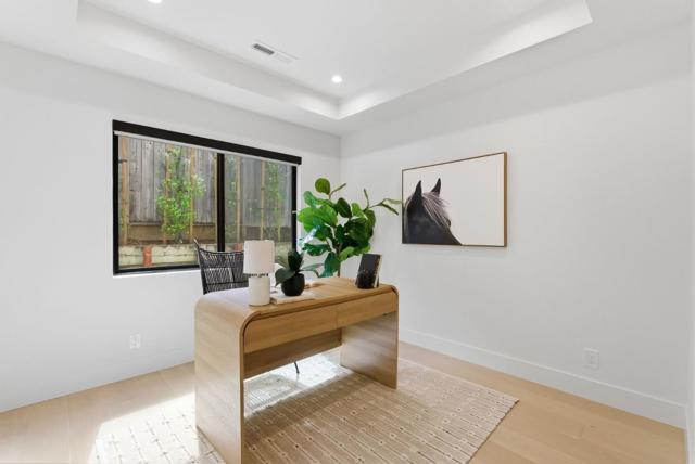 Image 32 of 36 For 999 Andover Way