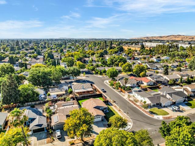 227 Martinvale Lane, San Jose CA: https://media.crmls.org/mediaz/95552900-8ac9-4fe9-9080-9de972aa2667.jpg