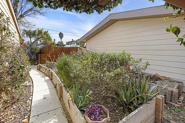 2534 Bartel St, San Diego CA: https://media.crmls.org/mediaz/95556bd9-05c9-411a-a619-31dcc4a49a01.jpg
