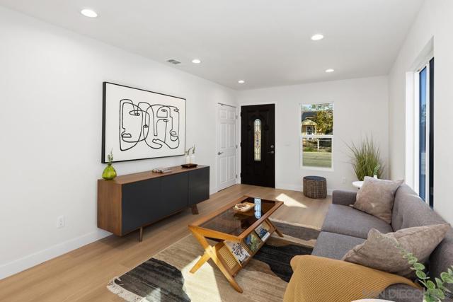 3669 Kalmia St, San Diego CA: https://media.crmls.org/mediaz/95558950-12c2-408e-94c9-51666beeced1.jpg