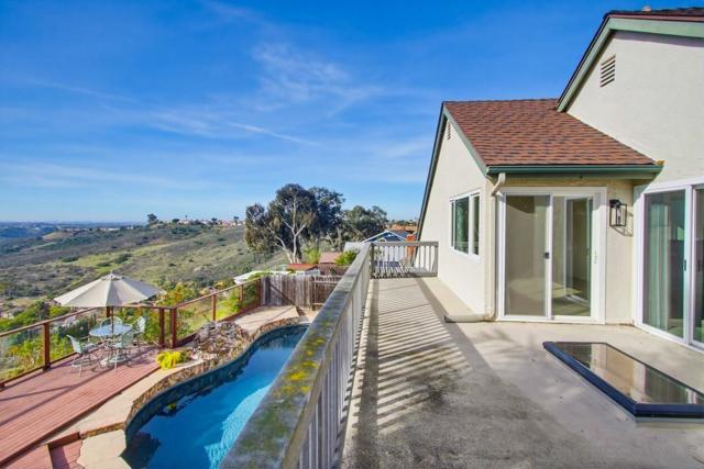 12835 Via Caballo Rojo, San Diego CA: https://media.crmls.org/mediaz/95567144-f617-4936-b362-e41f5fcc547e.jpg