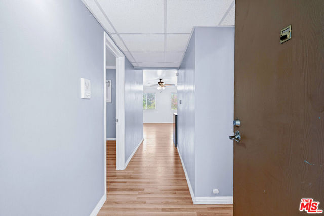 12801 Moorpark Street, Studio City CA: https://media.crmls.org/mediaz/9556954c-e5d1-496f-8ad2-cb4f65974226.jpg