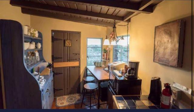 2540 S Araby Drive, Palm Springs CA: https://media.crmls.org/mediaz/95571661-093a-417a-81d7-8cf2692fc78e.jpg
