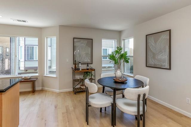 185 Hamwood Terrace, Mountain View CA: https://media.crmls.org/mediaz/9557c75f-d15d-4942-820a-f39eeeaaaca1.jpg