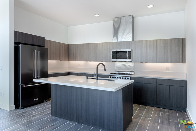 111 N Palm Canyon Drive, Palm Springs CA: https://media.crmls.org/mediaz/95583608-d167-4629-80eb-ef7d775fb06f.jpg