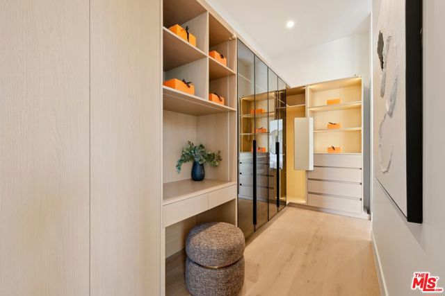 Image 21 of 43 For 5200 Oakdale Avenue