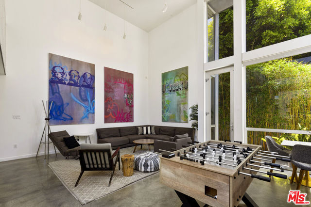 1410 Pacific Avenue, Venice CA: https://media.crmls.org/mediaz/9558b1cb-a6fb-4d0c-9c24-ad541b9d337e.jpg