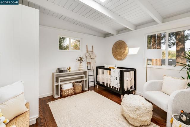 3337 S Lucille Ln, Lafayette CA: https://media.crmls.org/mediaz/9558c1d5-a73d-4e8e-8bdf-aad040043e79.jpg