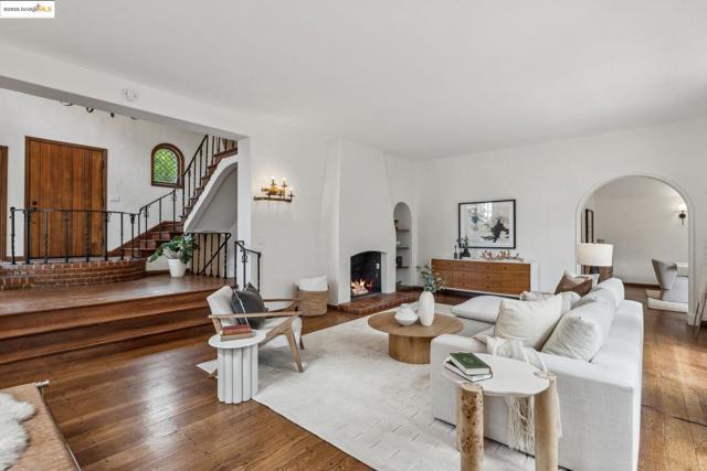 356 Mountain Avenue, Piedmont CA: https://media.crmls.org/mediaz/9558f021-9210-4567-a57c-2cee837bf293.jpg