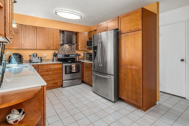 5366 Lake Murray Boulevard, La Mesa CA: https://media.crmls.org/mediaz/95597e03-abde-4727-883b-f8cc1d0782bc.jpg