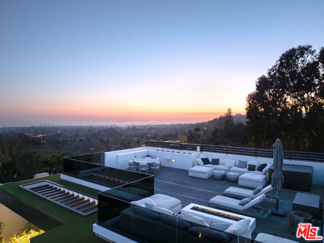 800 N Tigertail Road, Los Angeles CA: https://media.crmls.org/mediaz/95599f38-0781-43e1-bc2c-4239e74cf184.jpg