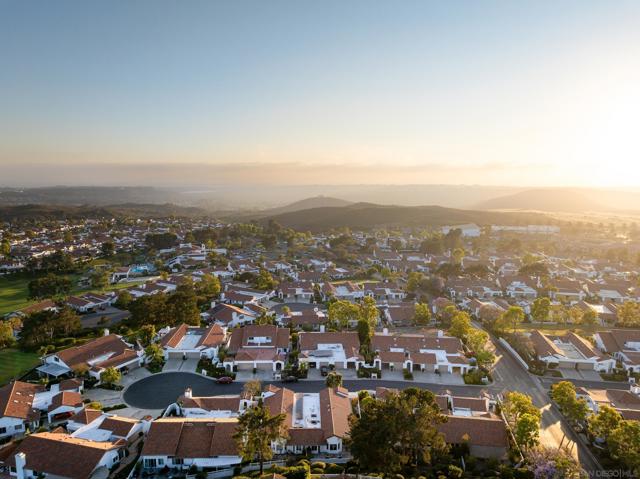 4710 Cordoba Way, Oceanside CA: https://media.crmls.org/mediaz/955b1786-3097-4244-b43a-76f924e7b6c2.jpg