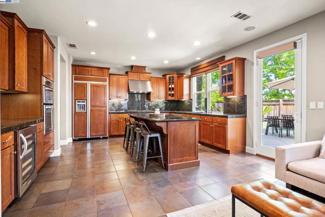 1736 Cottswald St, Danville CA: https://media.crmls.org/mediaz/955c8f43-c29f-464e-adcb-9f2269d1d1df.jpg
