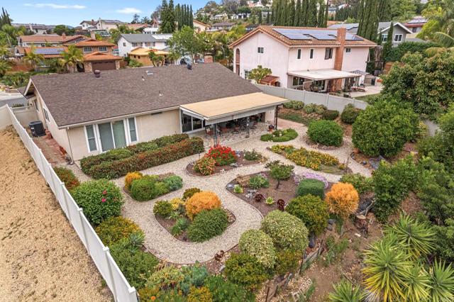 6034 Wenrich Drive, San Diego CA: https://media.crmls.org/mediaz/955cc1f9-21e2-4c2c-970a-5bbd2ed8cab3.jpg