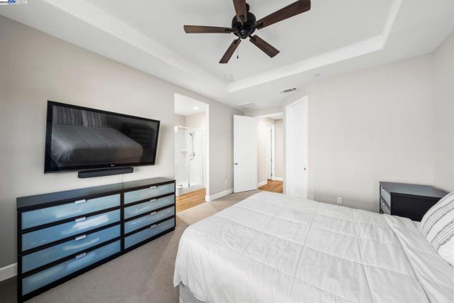 Image 11 of 26 For 5244 Comfrey St