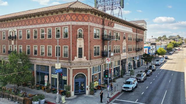 1891 Lucretia Avenue, Los Angeles CA: https://media.crmls.org/mediaz/955d4746-d917-4d98-9eda-9255ac2e27dc.jpg