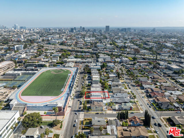 763 N Heliotrope Drive, Los Angeles CA: https://media.crmls.org/mediaz/955e4083-a25e-4d1c-833a-6929924714c5.jpg
