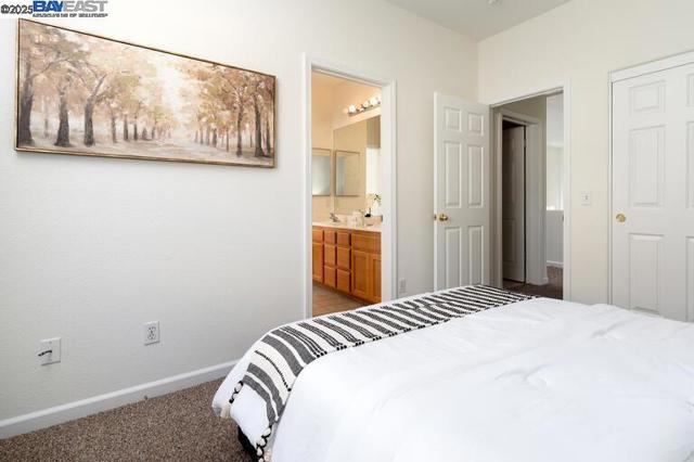 Image 26 of 46 For 220 Bridgehead Ln