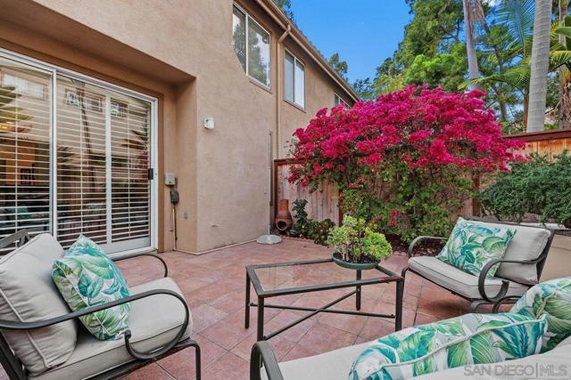 3965 Via Holgura, San Diego CA: https://media.crmls.org/mediaz/955f4b4c-1b0f-400e-9a41-87685da9eb02.jpg
