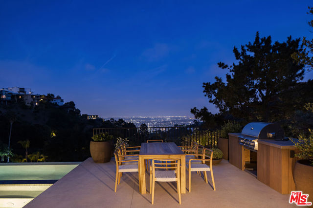 1849 Rising Glen Road, Los Angeles CA: https://media.crmls.org/mediaz/955f524b-dd86-4b13-8f39-64ecbe9258f1.jpg