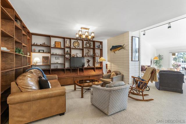85 Catspaw Cpe, Coronado CA: https://media.crmls.org/mediaz/955f7216-645b-4aca-b535-b8a361059184.jpg