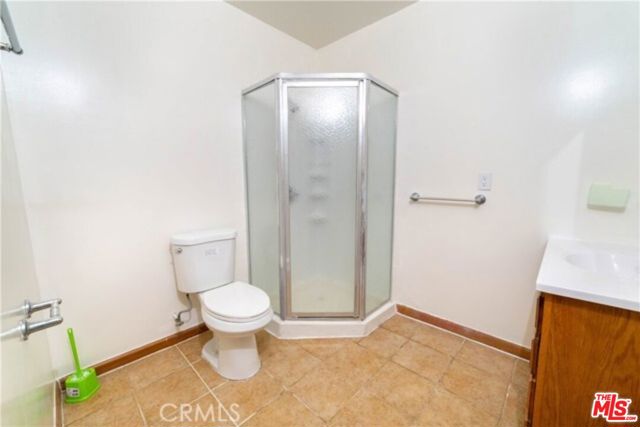 1023 S Wilton Place, Los Angeles CA: https://media.crmls.org/mediaz/955ff0cf-e419-446d-8a2e-cf7bbc5305e6.jpg