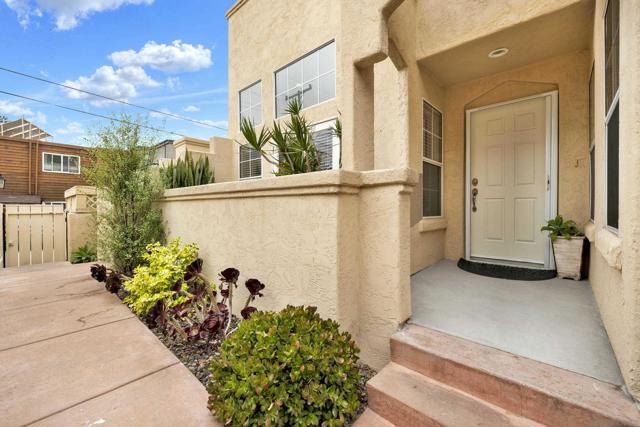 3736 Promontory St, San Diego CA: https://media.crmls.org/mediaz/956017d3-8397-41f0-9402-941142706fb2.jpg