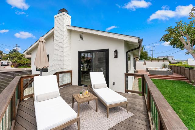 5576 Chelsea Ave, La Jolla CA: https://media.crmls.org/mediaz/9560d368-8233-4cb2-bd60-a484c415ec06.jpg