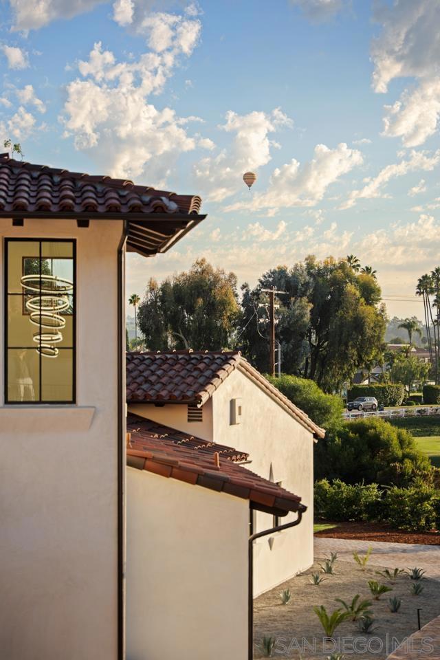 5758 Las Palomas, Rancho Santa Fe CA: https://media.crmls.org/mediaz/9560dfde-a13c-462a-a497-754f58dafd52.jpg