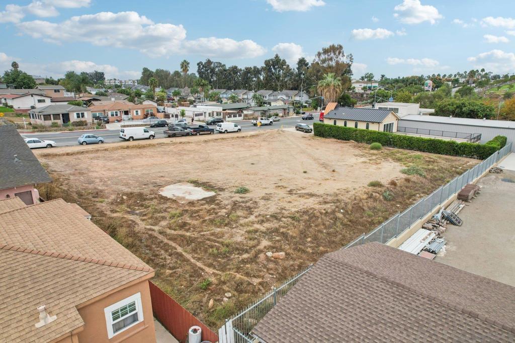 4560 Imperial Ave - photo 4