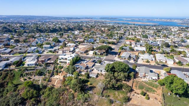 2585 Cowley Way, San Diego CA: https://media.crmls.org/mediaz/95624558-bd79-4c2c-8423-1009509f5ab6.jpg