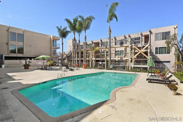2348 La Costa Ave, Carlsbad CA: https://media.crmls.org/mediaz/9562cffb-e65e-4e4d-b2b2-051dd168d658.jpg