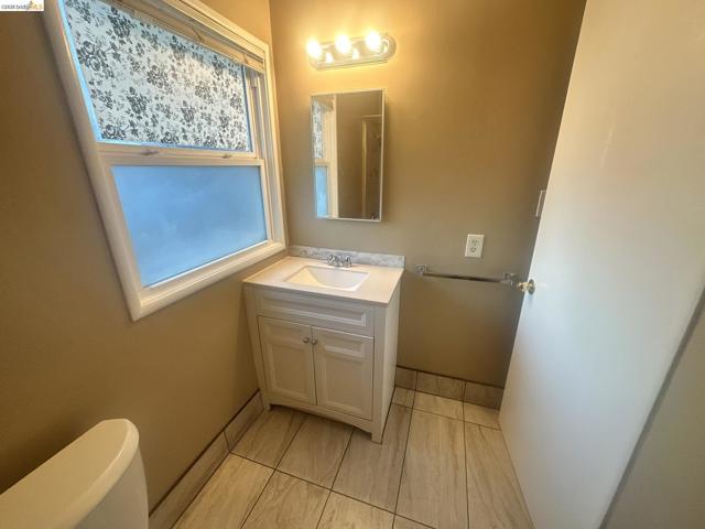 Image 23 of 40 For 1075 47th St