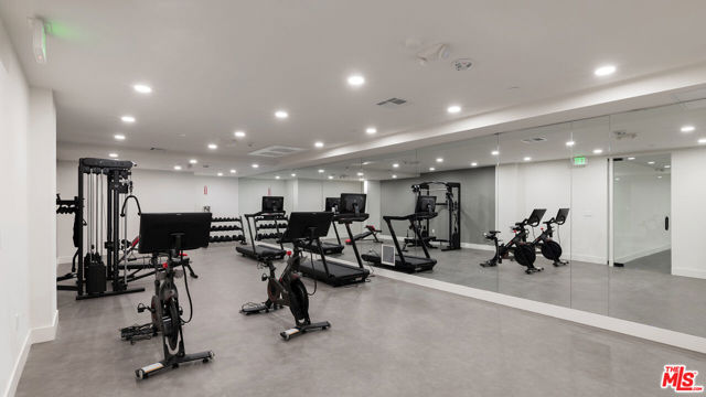 3657 1/2 Regal Place, Los Angeles CA: https://media.crmls.org/mediaz/9565bc98-5d5f-4b55-abec-ac541af2272d.jpg