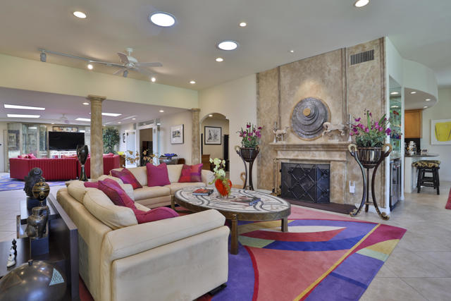 45735 Pawnee Road, Indian Wells CA: https://media.crmls.org/mediaz/9565d5b8-d63c-4cd5-a5fd-46b9ee407f64.jpg