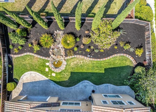 7563 Balmoral Way, San Ramon CA: https://media.crmls.org/mediaz/956614b4-aed8-4e7f-ba02-4400485a8f42.jpg