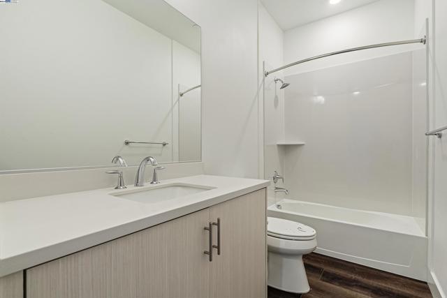 Image 16 of 51 For 2250 Kilowatt Way  216