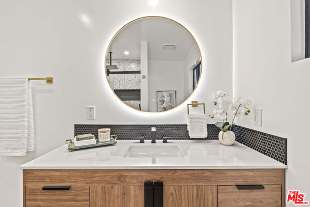 1979 East Alejo Road, Palm Springs, CA 92262 | Slideshow Image #32