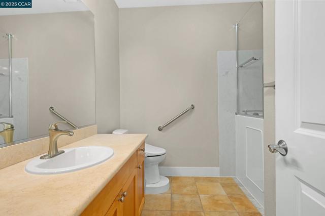 273 S Overlook Dr, San Ramon CA: https://media.crmls.org/mediaz/956672cf-e07f-4c28-957f-8ad6aea988f4.jpg