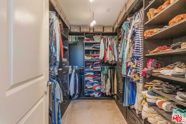 Image 20 of 43 For 7100 Playa Vista Drive 404