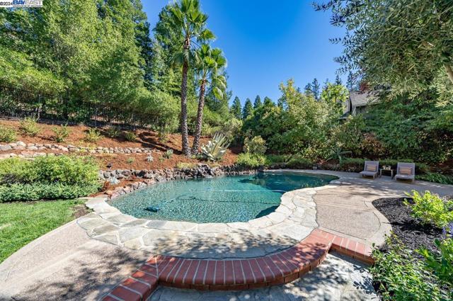 Image 37 of 48 For 952 Gray Fox Cir